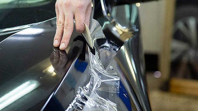 汽車玻璃膜為什么會起泡？